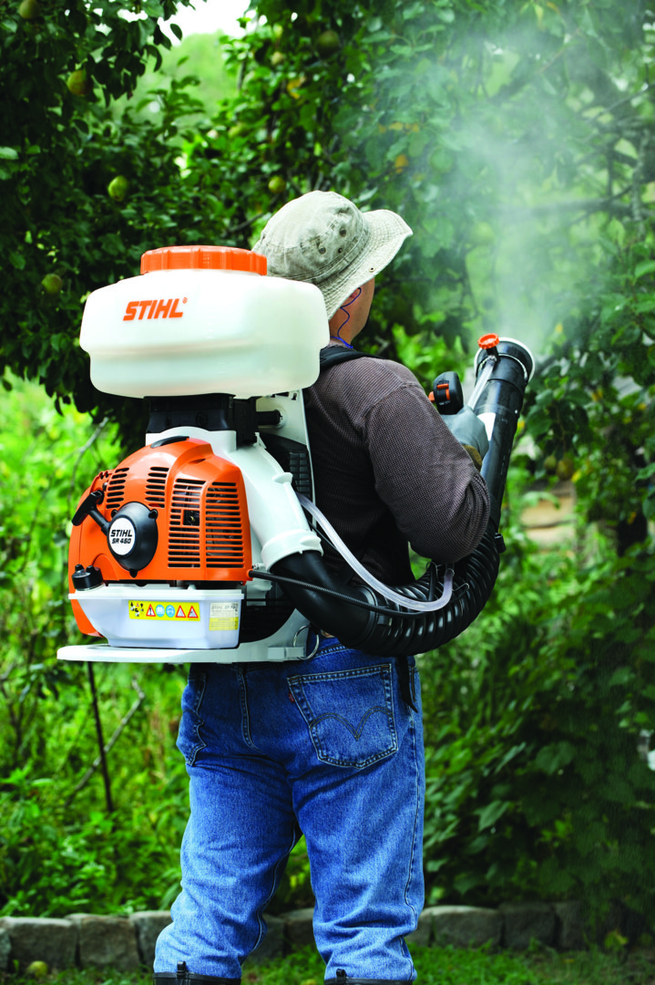 STIHL-SR450-Back-Pack-Sprayer-in-Action-2.jpg