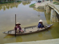 pescadores_vietnamitas_con_sombrero.jpg