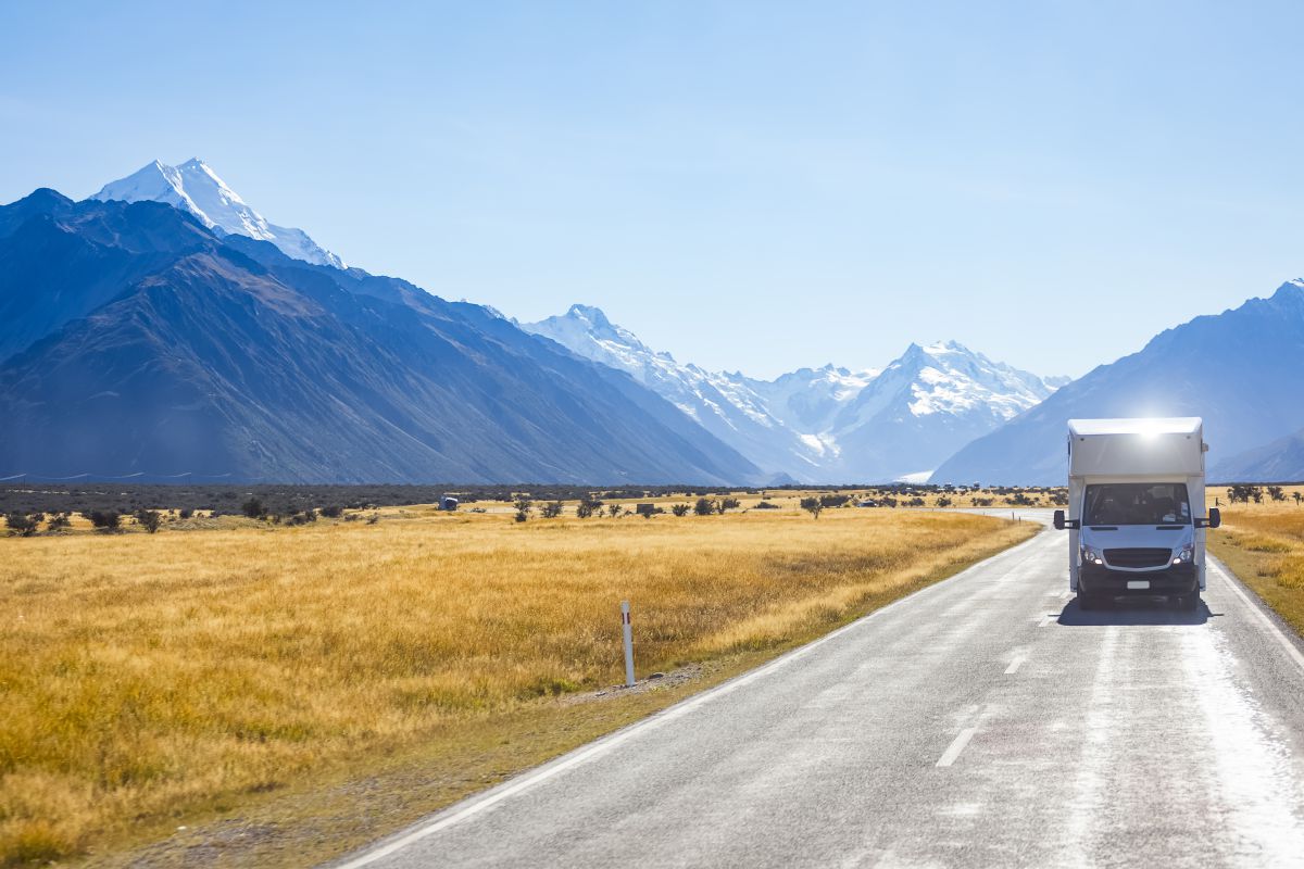www.motorhomerepublic.com