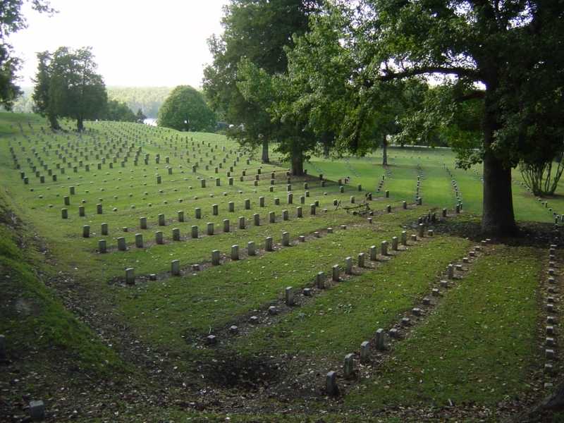 Vicksburg_Military_Park_075_-_Cemetary.jpg