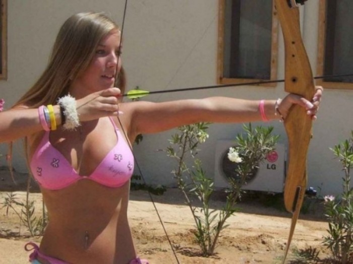 bikini-archer-700x524.jpg